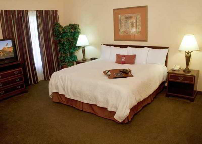 Hampton Inn & Suites Denton Esterno foto