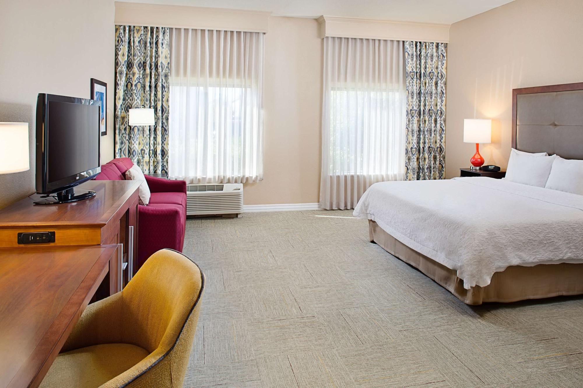 Hampton Inn & Suites Denton Esterno foto