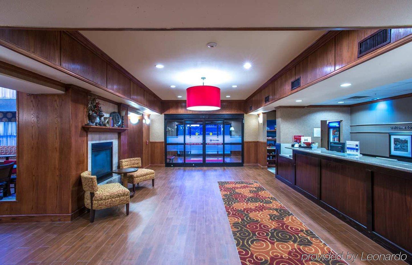 Hampton Inn & Suites Denton Esterno foto