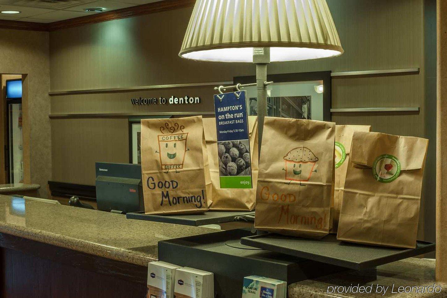Hampton Inn & Suites Denton Esterno foto